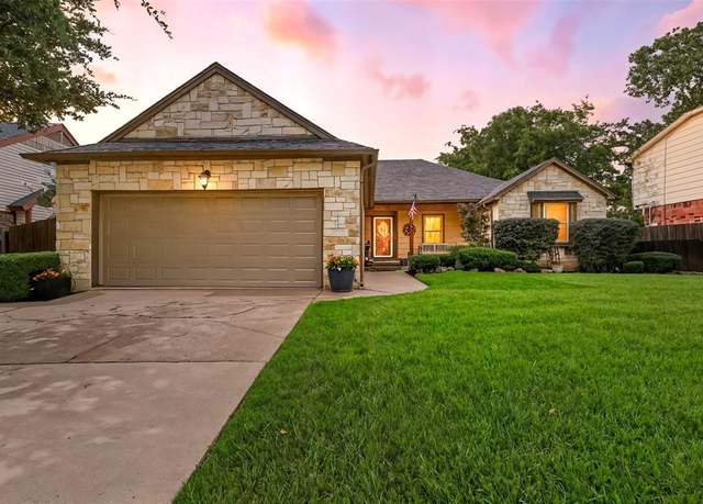 Property at 5001 Oak Springs Dr, Arlington, TX 76016, 3 beds, 2.5 baths