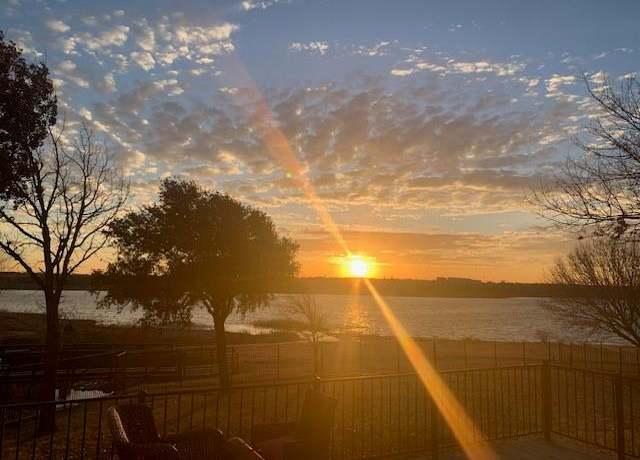 Property at 4049 Heron Cove Ln, The Colony, TX 75056, 4 beds, 3 baths