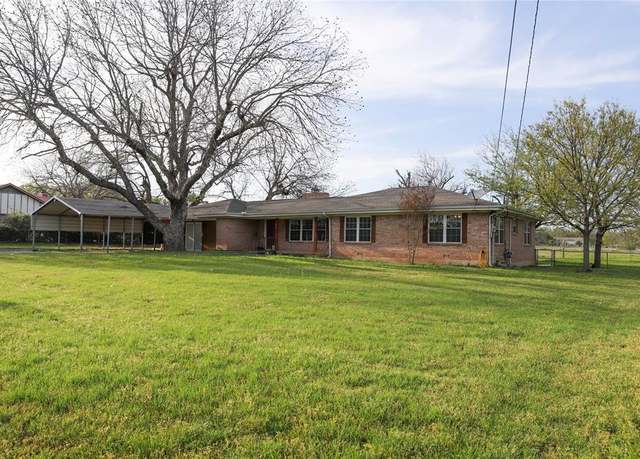 Property at 312 W 5th St, Springtown, TX 76082, 3 beds, 2 baths