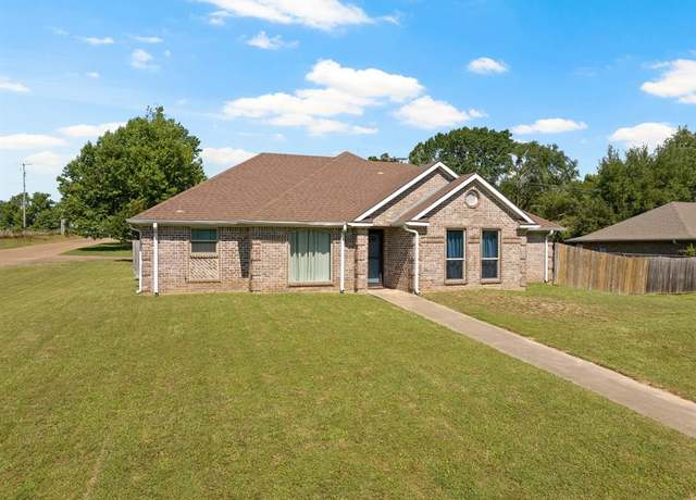 Property at 2310 Gale St, Mount Pleasant, TX 75455, 4 beds, 3 baths