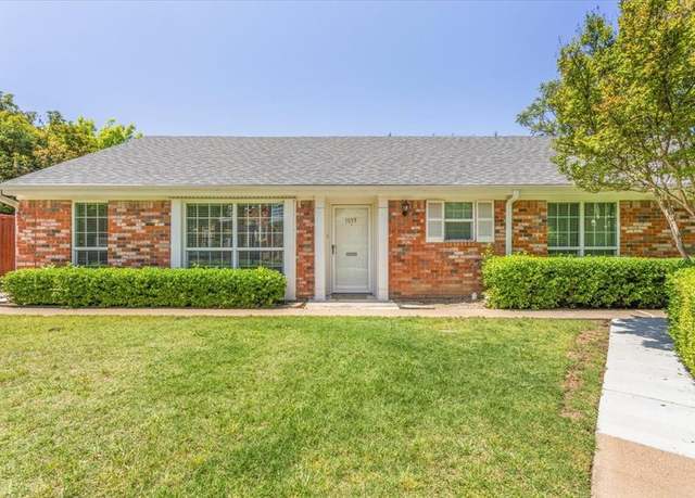 Property at 1059 Roaring Springs Rd, Fort Worth, TX 76114, 3 beds, 2 baths