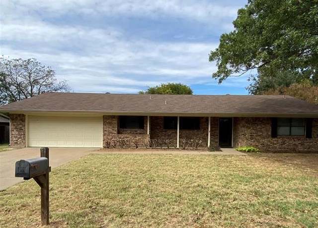 Property at 1307 3rd St, Granbury, TX 76048, 3 beds, 2 baths