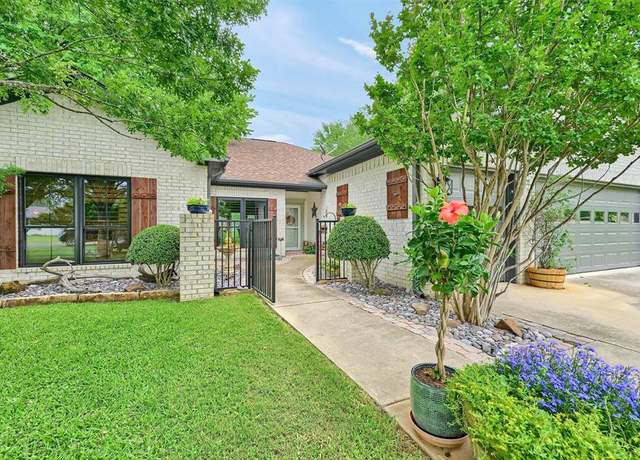 Property at 218 Cayuga Trl, Lake Kiowa, TX 76240, 2 beds, 2 baths