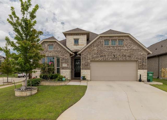 Property at 3820 Carmel Hills Dr, Denton, TX 76208, 3 beds, 2 baths