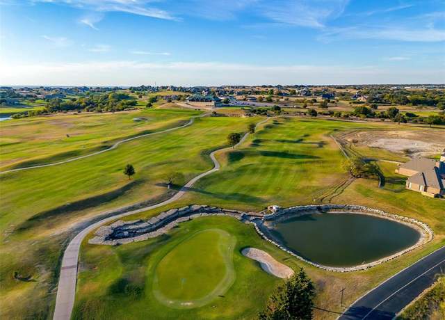 Property at 197 Pinnacle Peak Ln, Weatherford, TX 76087, 5 beds, 3.5 baths