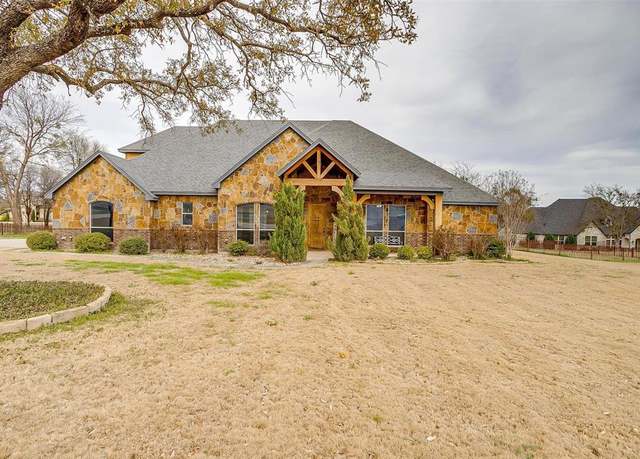 Property at 197 Pinnacle Peak Ln, Weatherford, TX 76087, 5 beds, 3.5 baths