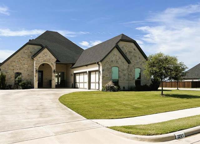 Property at 2201 Vanderbilt Dr, Weatherford, TX 76088, 4 beds, 2.5 baths