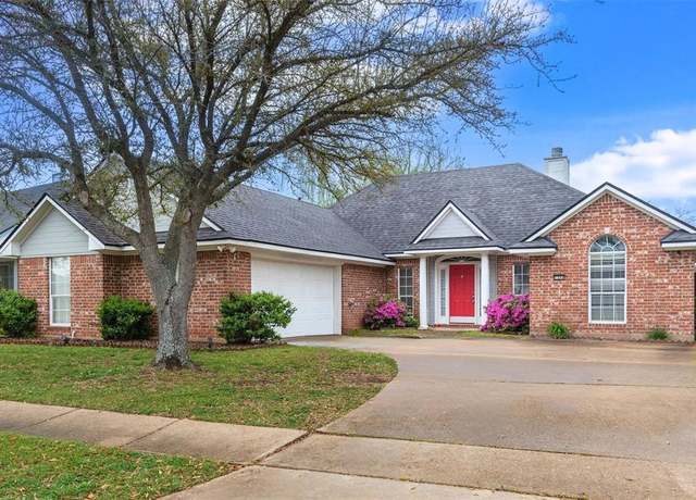 Property at 1504 E Belle Haven Dr, Bossier City, LA 71111, 3 beds, 2 baths