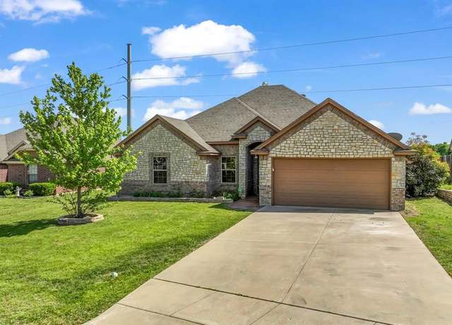 Property at 117 Hummingbird Dr, Weatherford, TX 76088, 4 beds, 2 baths