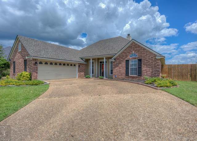 Property at 1537 Nottoway, Bossier City, LA 71112, 4 beds, 2 baths