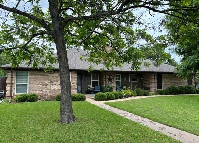 Property at 4900 Del Rio Ct, De Cordova, TX 76049, 3 beds, 2 baths