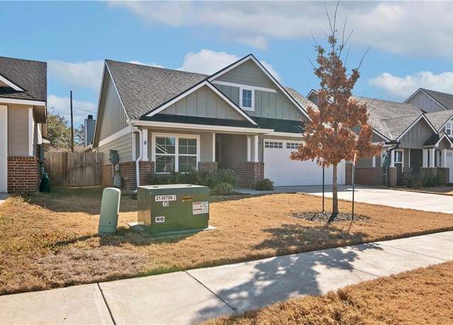 Property at 422 Travis Dr, Mcgregor, TX 76657, 4 beds, 3 baths