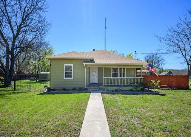 Property at 402 Collin St, Nevada, TX 75173, 3 beds, 2 baths