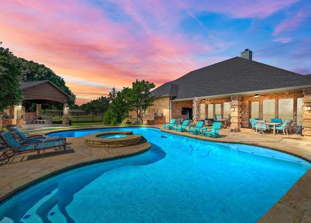 Property at 13600 Willow Springs Rd, Haslet, TX 76052, 5 beds, 5.5 baths