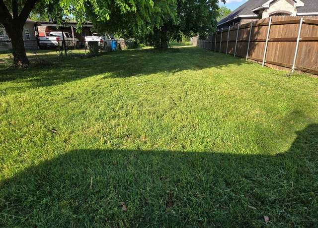 Property at 218 Cleveland St, Cleburne, TX 76031