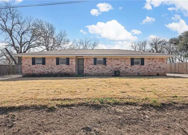 Property at 205 E Stegall Rd, Waco, TX 76706, 3 beds, 3 baths