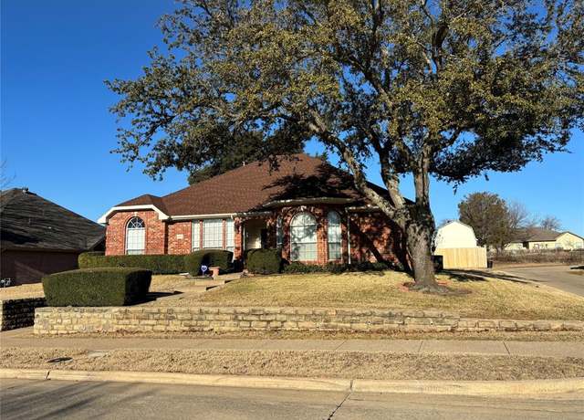 Property at 2319 Shiloh Ln, Mesquite, TX 75181, 3 beds, 2 baths