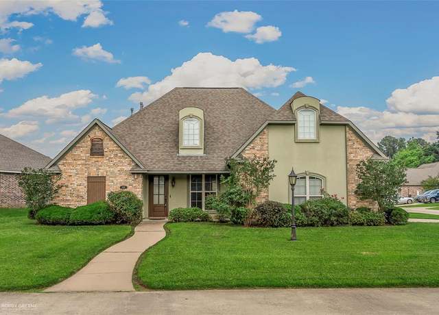 Property at 9397 Briarcrest St, Shreveport, LA 71106, 4 beds, 2.5 baths