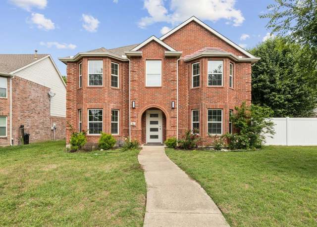 Property at 746 Cedarwood Dr, Cedar Hill, TX 75104, 5 beds, 3.5 baths