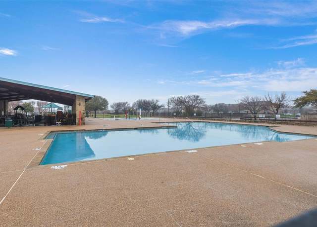 Property at 1002 Fredonia Dr, Forney, TX 75126, 3 beds, 2 baths