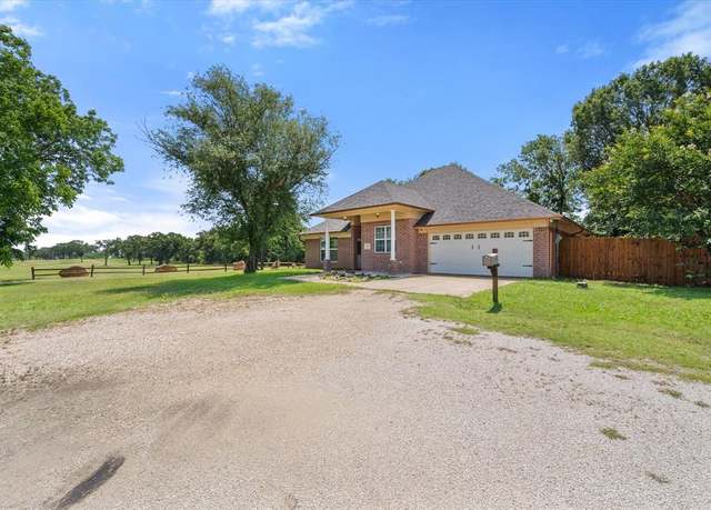 Property at 1509 N Business 45, Corsicana, TX 75110, 4 beds, 3 baths