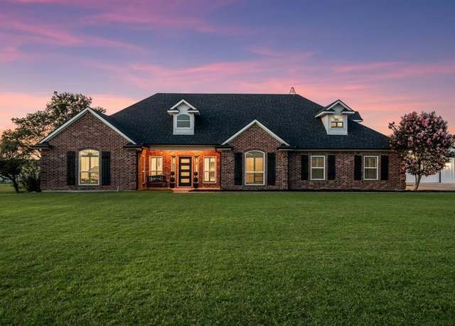 Property at 1357 Masters Dr, Crandall, TX 75114, 4 beds, 3 baths