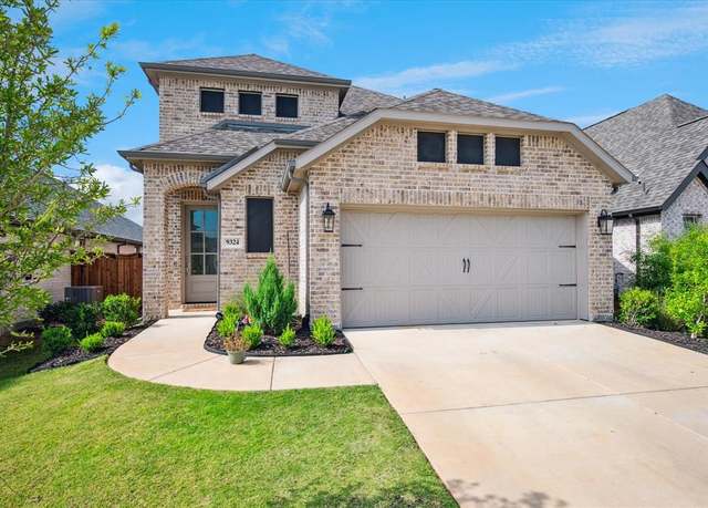 Property at 9324 Winding Creek Dr, Little Elm, TX 75068, 3 beds, 2.5 baths