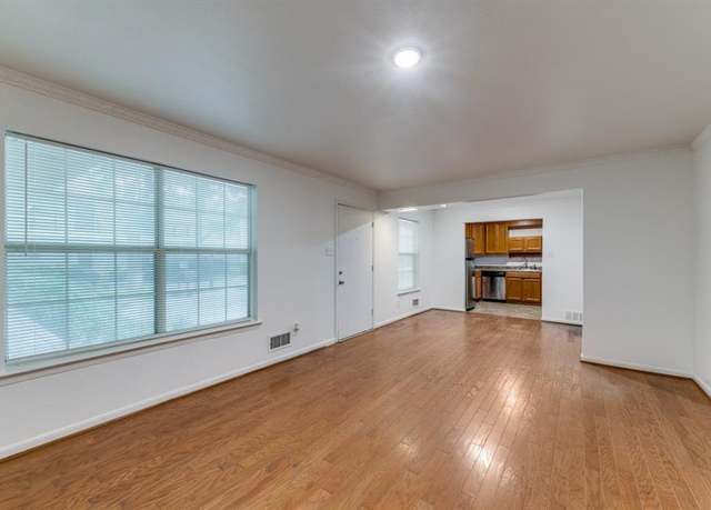 Property at 5818 E University Blvd #123, Dallas, TX 75206, 2 beds, 2 baths