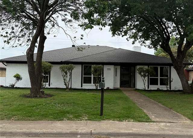 Property at 1618 University Dr, Richardson, TX 75081, 4 beds, 2.5 baths