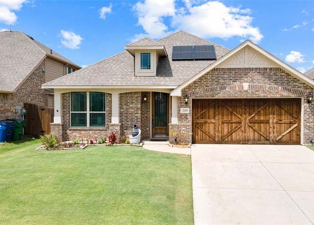Property at 209 Arborside Dr, Waxahachie, TX 75165, 4 beds, 2 baths
