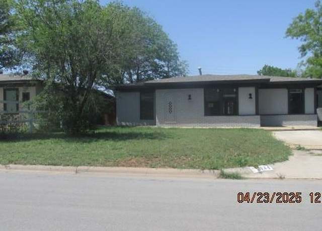 Property at 1134 S Bowie Dr S, Abilene, TX 79605, 4 beds, 3 baths