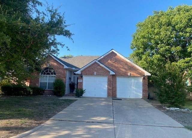 Property at 332 Village Trl, Trophy Club, TX 76262, 3 beds, 2 baths