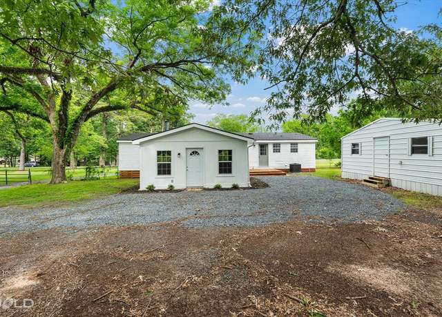 Property at 11104 Peggy Ln, Keithville, LA 71047, 3 beds, 2 baths