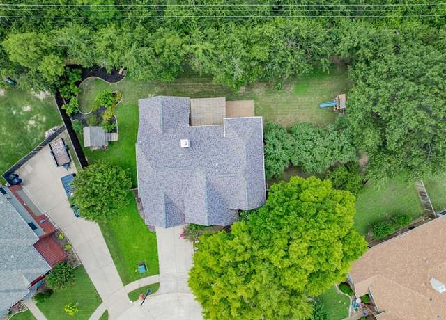 Property at 10502 Briar Brook Ln, Frisco, TX 75033, 4 beds, 2.5 baths