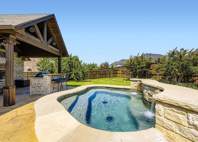 Property at 1520 Fallingwater Trl, Fort Worth, TX 76052, 4 beds, 2.5 baths