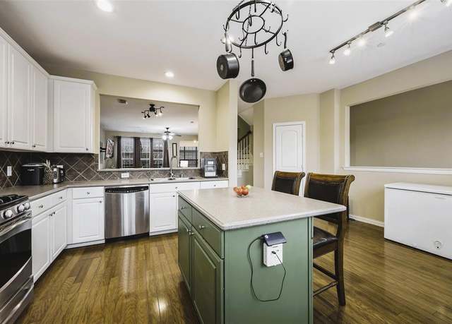 Property at 2544 Jacobson Dr, Lewisville, TX 75067, 4 beds, 3.5 baths