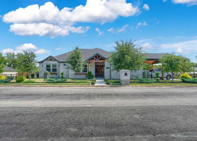 Property at 820 E Heath St, Rockwall, TX 75087, 3 beds, 2 baths