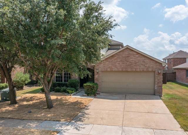 Property at 3227 Guadaloupe, Grand Prairie, TX 75054, 4 beds, 2.5 baths