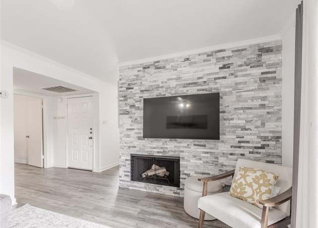 Property at 4748 Old Bent Tree Ln #201, Dallas, TX 75287, 1 bed, 1 bath