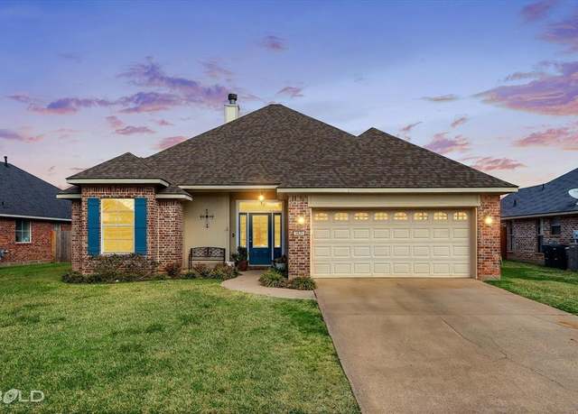 Property at 5825 Bluebonnett Dr, Bossier City, LA 71112, 4 beds, 2 baths