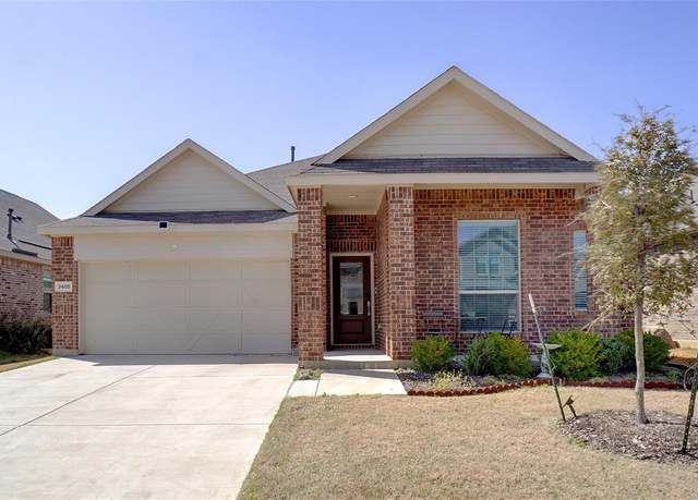 Property at 3405 Kingsview Dr, Denton, TX 76207, 3 beds, 2 baths