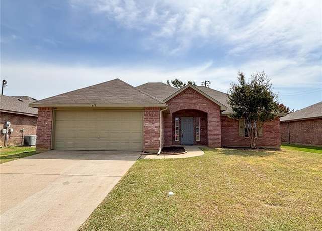 Property at 613 Countryside Dr, Aubrey, TX 76227, 3 beds, 2 baths
