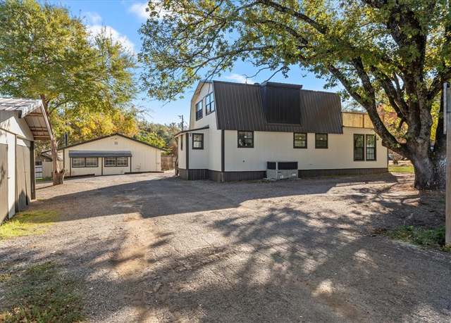 Property at 342 Longleaf St, Gun Barrel City, TX 75156, 4 beds, 3 baths