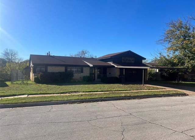 Property at 1604 Parkdale Dr, Wichita Falls, TX 76306, 3 beds, 2 baths