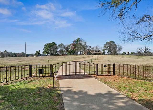 Property at 18085 County Road 479, Lindale, TX 75771, 4 beds, 3 baths
