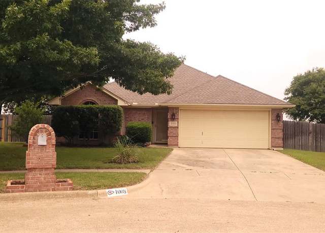 Property at 1008 Springhill Dr, Saginaw, TX 76179, 4 beds, 2 baths