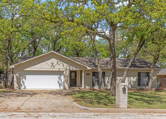 Property at 6813 Shadydale Dr, North Richland Hills, TX 76182, 3 beds, 2 baths
