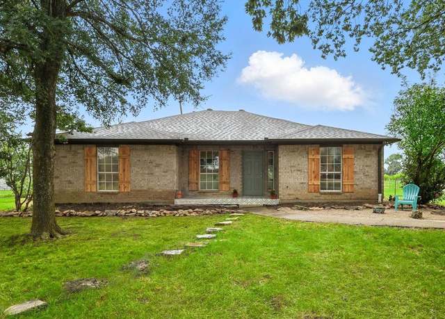 Property at 4109 Hopkins Rd, Krum, TX 76249, 3 beds, 2 baths