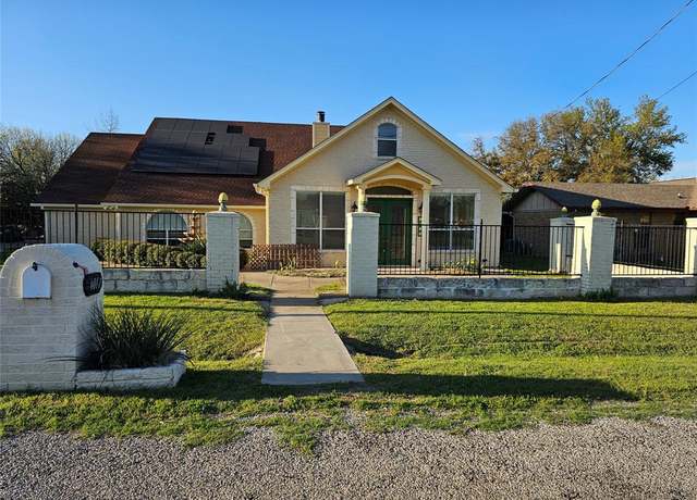 Property at 4011 Dakota Trl, Granbury, TX 76048, 4 beds, 4 baths