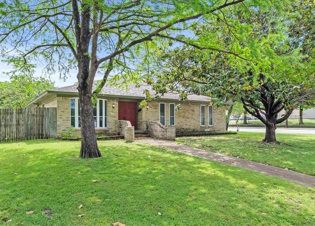 Property at 9008 Flicker Ln, Dallas, TX 75238, 3 beds, 2 baths
